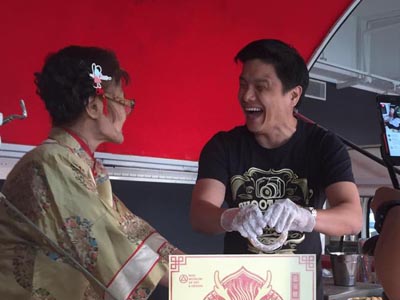 Interview by Mr Leslie Tay from ieatishootipost