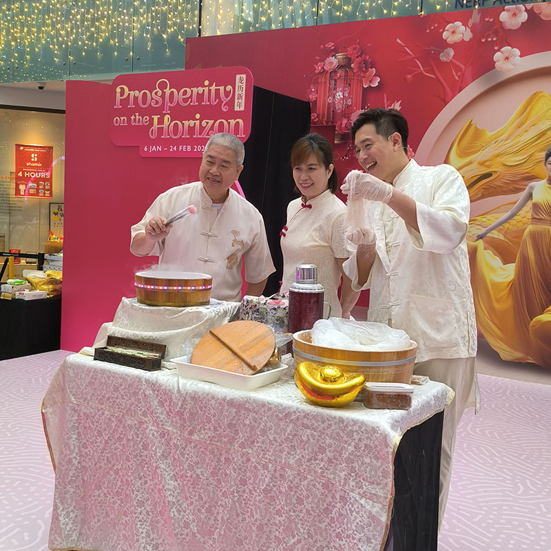 The original Singapore Dragon's Beard masters